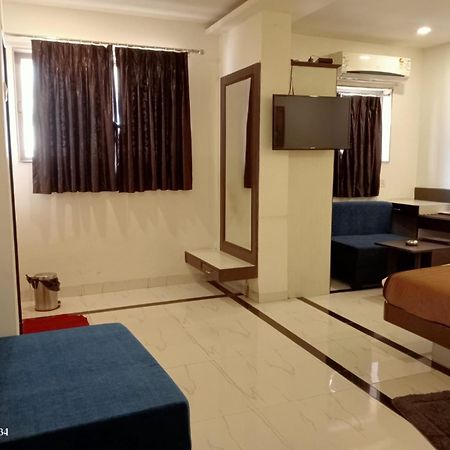 Hotel Saikripa Imperial ดามัน ภายนอก รูปภาพ