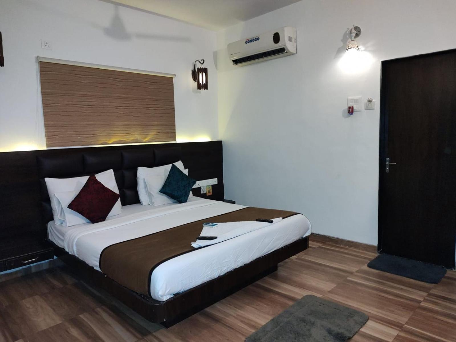 Hotel Saikripa Imperial ดามัน ภายนอก รูปภาพ