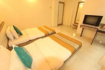 Hotel Saikripa Imperial ดามัน ภายนอก รูปภาพ