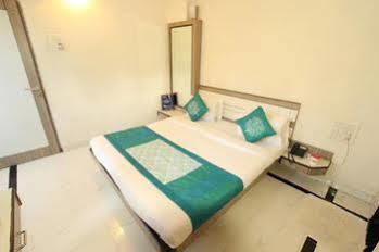 Hotel Saikripa Imperial ดามัน ภายนอก รูปภาพ